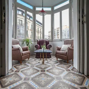 apartamento-modernista-para-grupos.topbarcelonahotels.com/